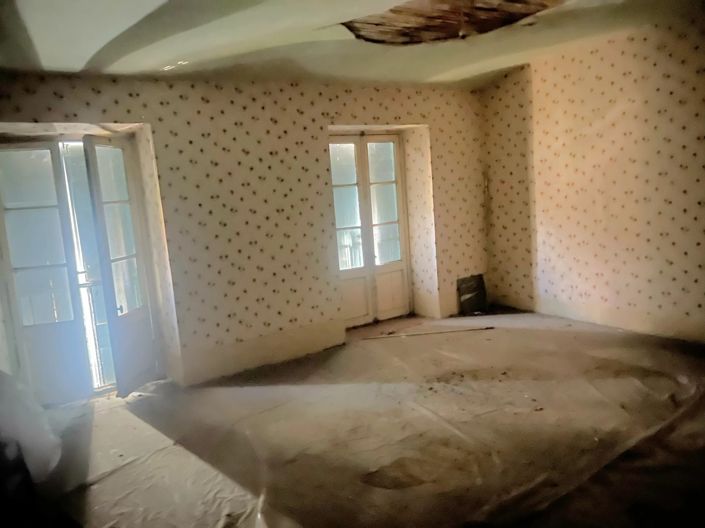 Image No.8-6 Bed House for sale