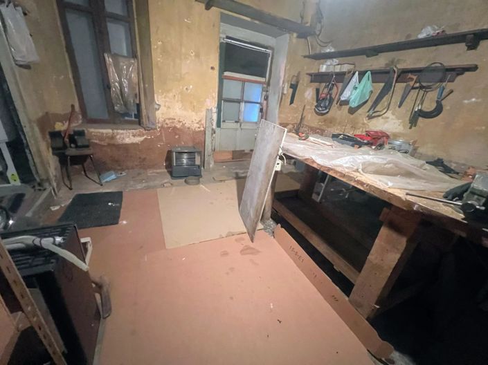 Image No.12-6 Bed House for sale