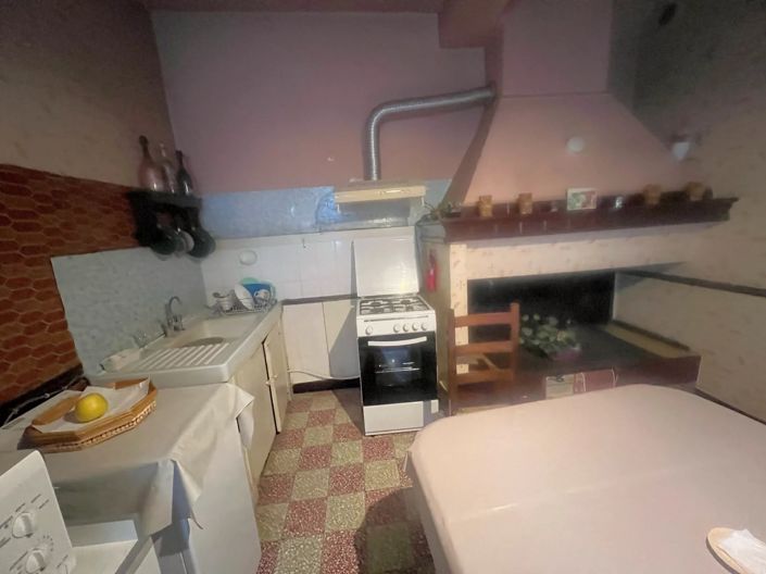 Image No.5-6 Bed House for sale