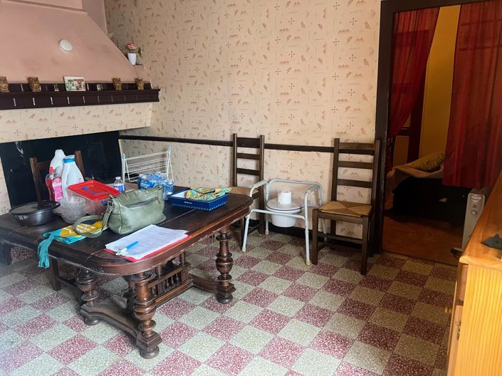 Image No.7-6 Bed House for sale