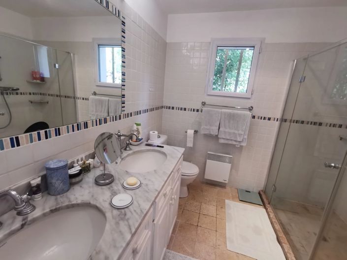 Image No.14-4 Bed House for sale