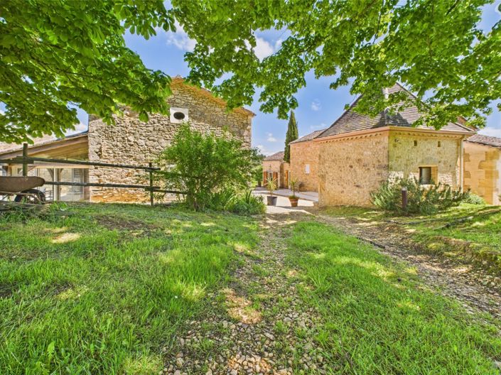 Image No.1-5 Bed House for sale