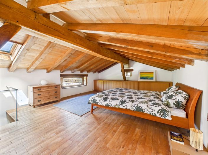 Image No.12-5 Bed House for sale