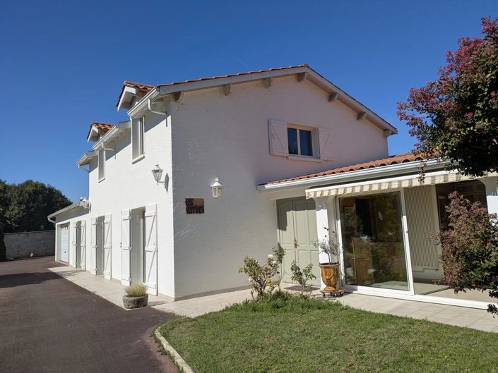 Image No.1-5 Bed House for sale