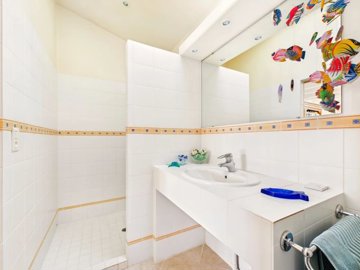 2dc92e7052d2d8499f4e1c98e2ab8c6c900e4db05f192