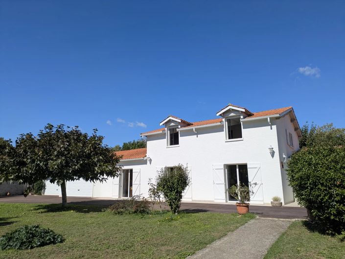 Image No.2-5 Bed House for sale