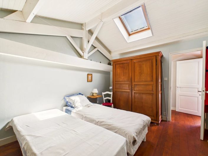 Image No.10-3 Bed House for sale