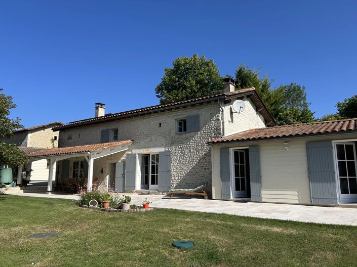 Image No.11-3 Bed Farmhouse for sale