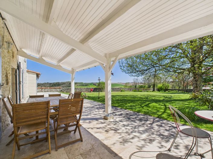 Image No.15-3 Bed Farmhouse for sale