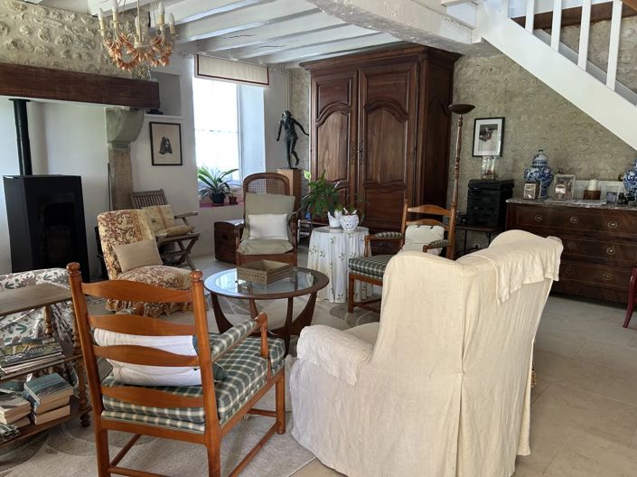 Image No.9-3 Bed Farmhouse for sale