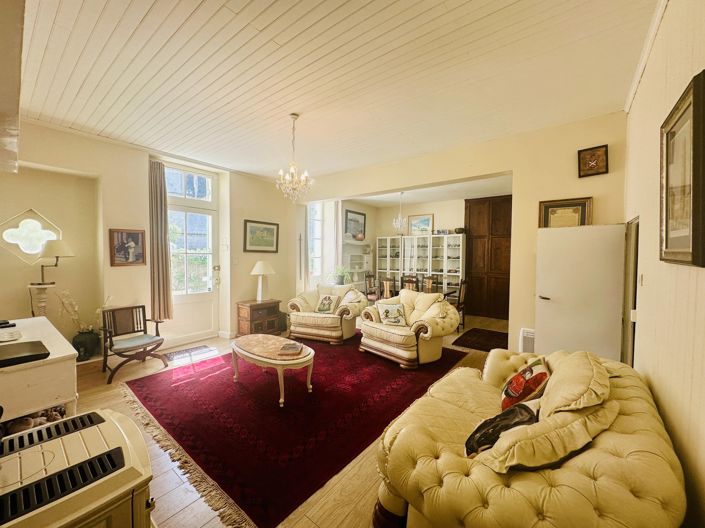 Image No.3-3 Bed House for sale