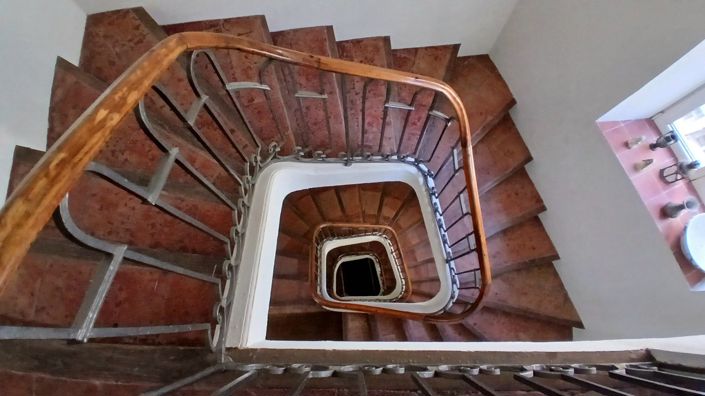 Image No.6-10 Bed House for sale