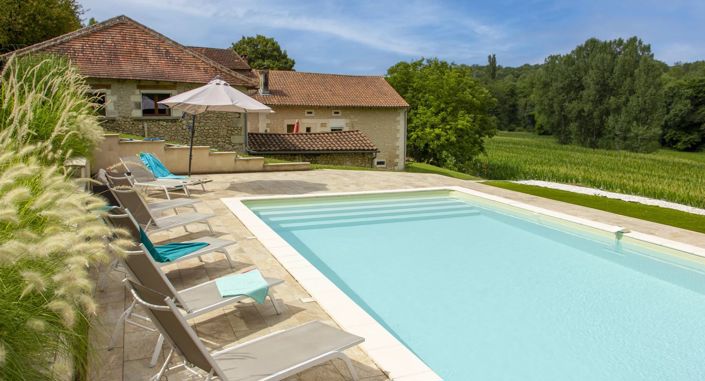 Image No.1-8 Bed House for sale
