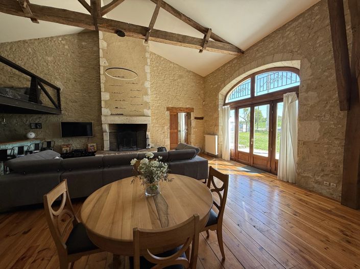 Image No.7-7 Bed House for sale