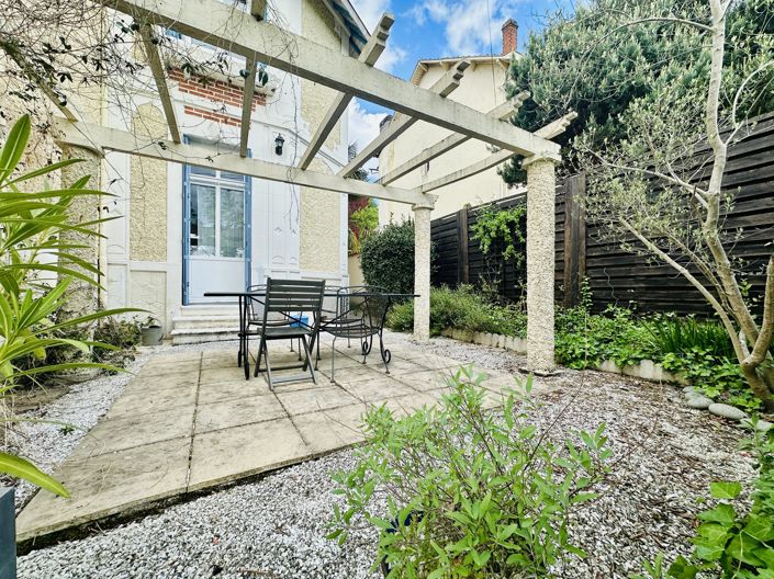 Image No.14-6 Bed House for sale