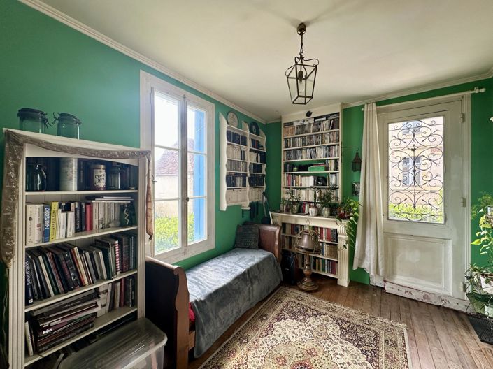 Image No.6-6 Bed House for sale