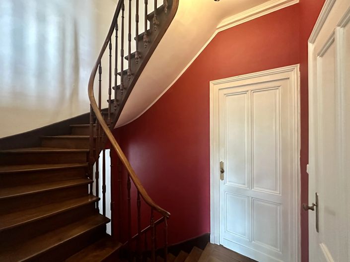 Image No.7-6 Bed House for sale