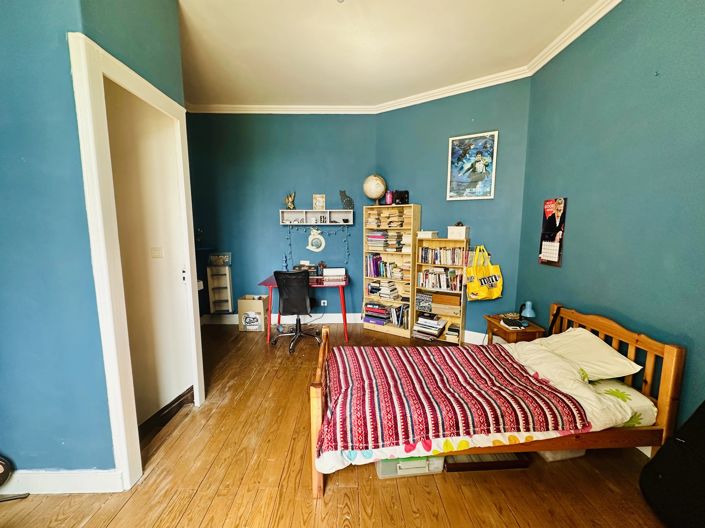 Image No.8-6 Bed House for sale