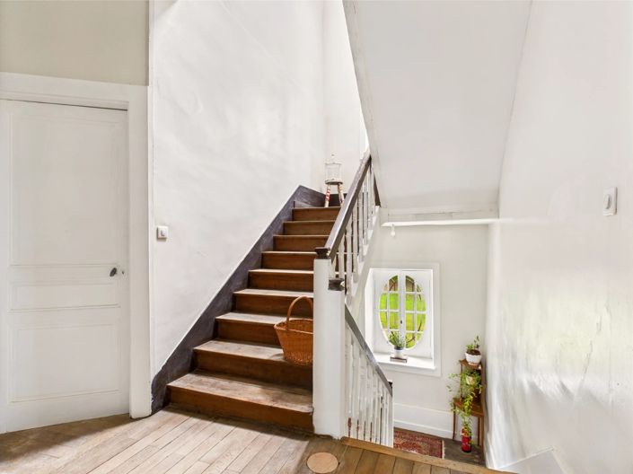 Image No.11-10 Bed House for sale