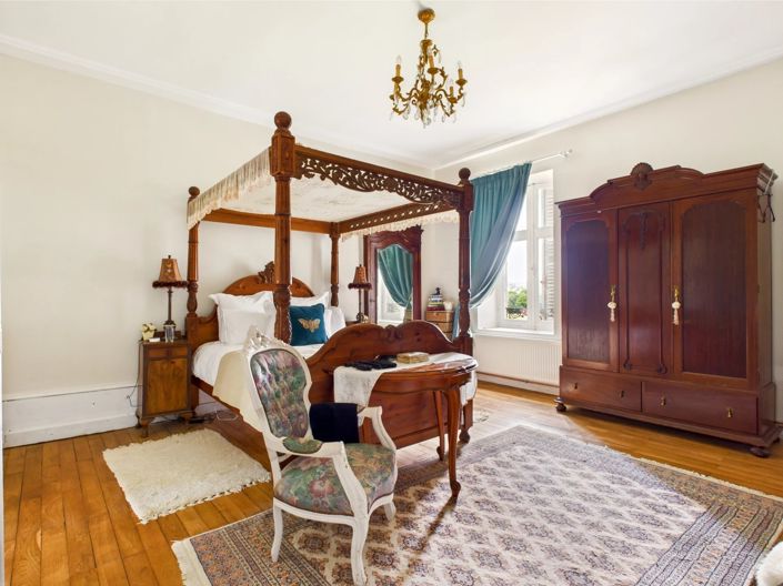 Image No.9-10 Bed House for sale