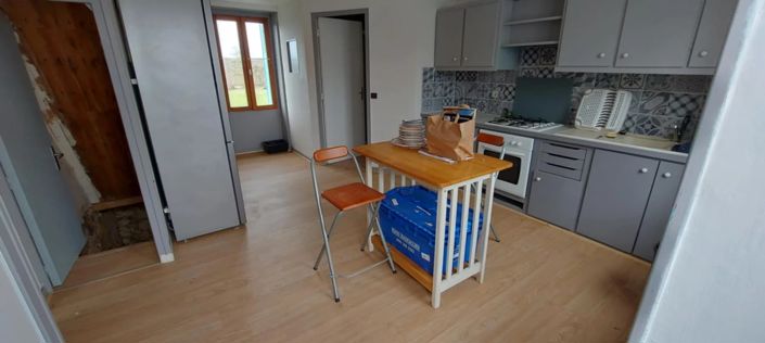 Image No.3-Maison de 2 chambres à vendre à Droux