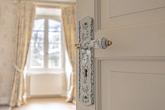 Image No.8-4 Bed House for sale