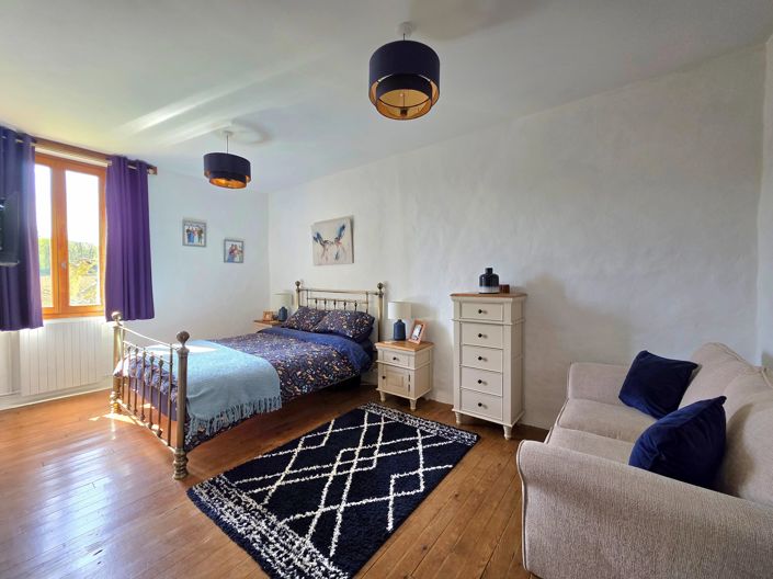 Image No.11-5 Bed Farmhouse for sale