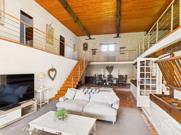 Image No.6-5 Bed House for sale