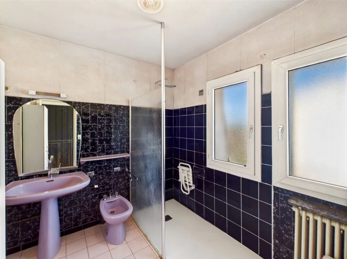 Image No.8-3 Bed House for sale