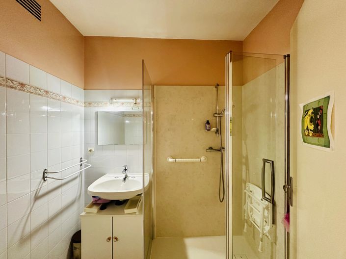 Image No.8-3 Bed House for sale