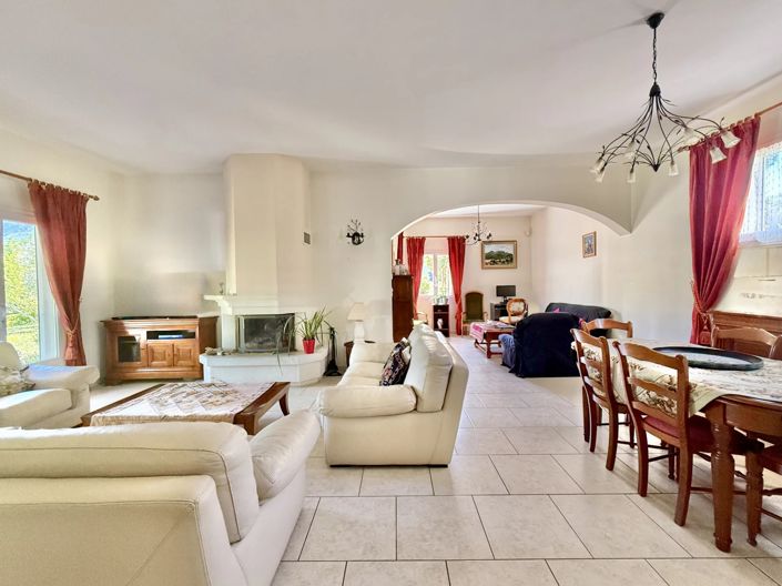 Image No.4-7 Bed House for sale