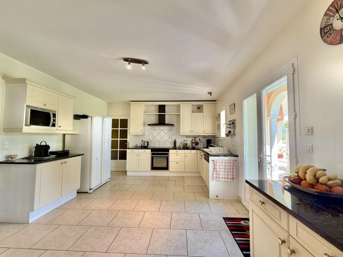 Image No.5-7 Bed House for sale