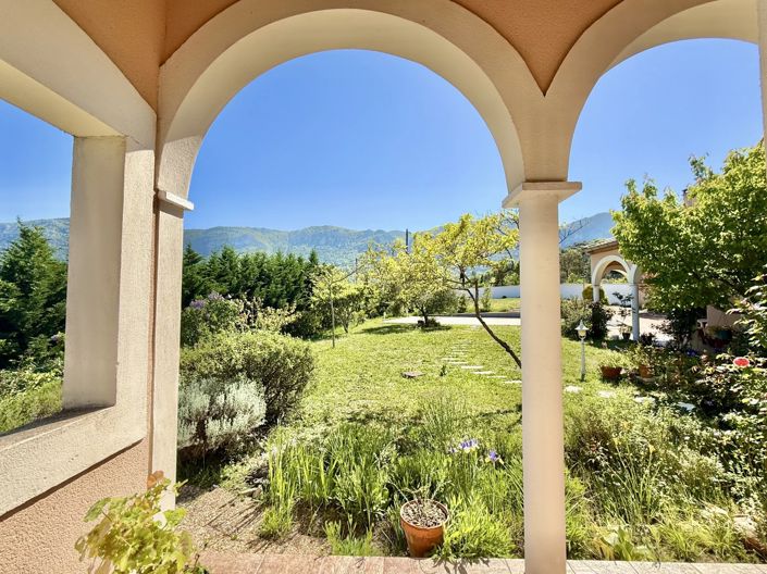 Image No.1-7 Bed House for sale