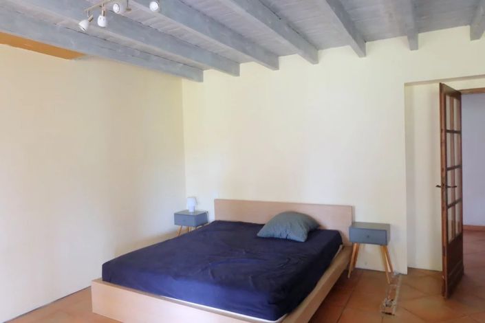 Image No.6-5 Bed House for sale