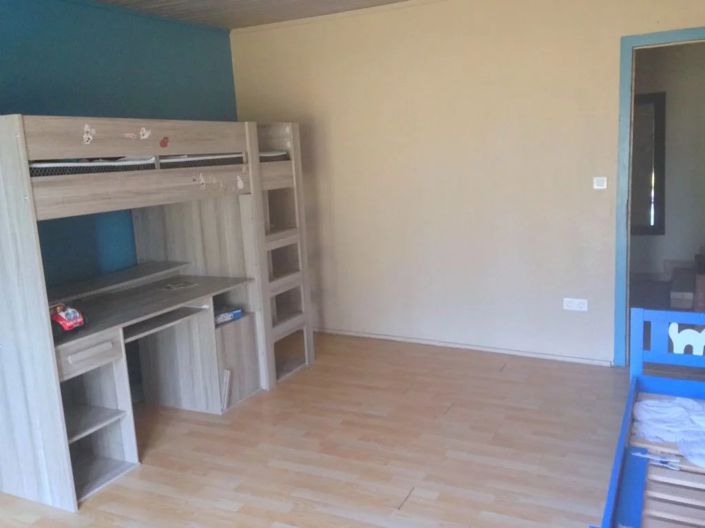 Image No.8-5 Bed House for sale