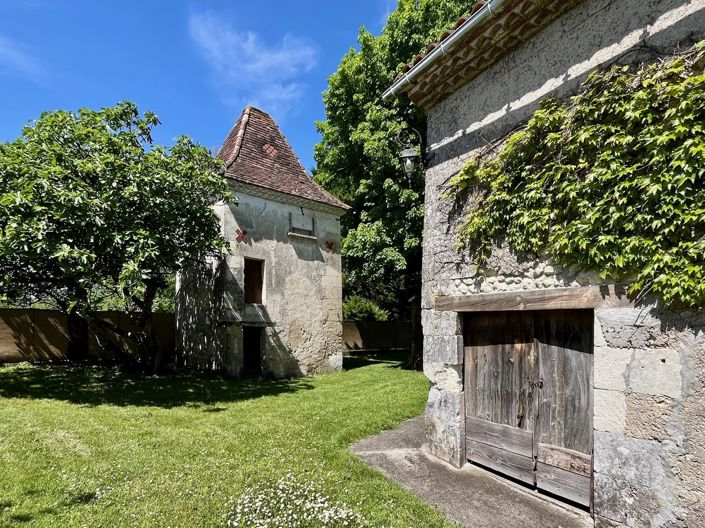 Image No.15-3 Bed Village House for sale