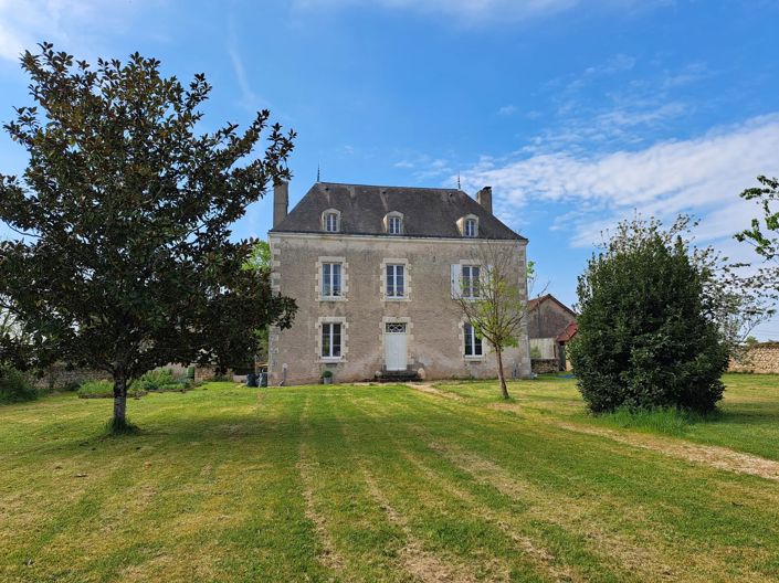 Image No.1-Maison de 4 chambres à vendre à Montmorillon