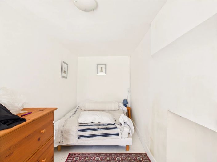 Image No.8-3 Bed House for sale