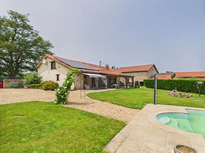 Image No.1-4 Bed House for sale