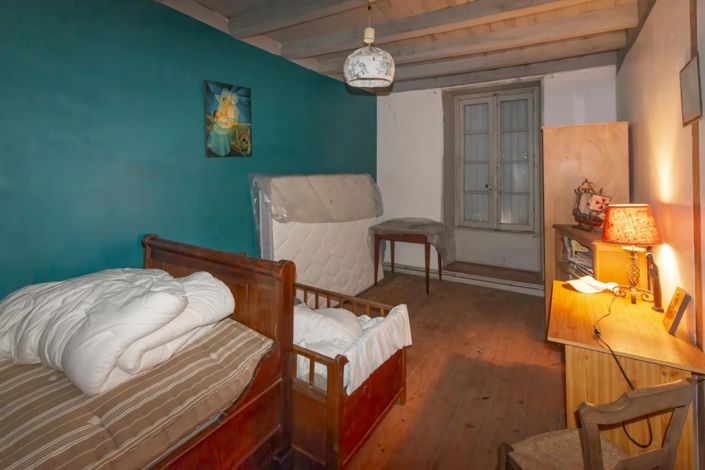 Image No.9-7 Bed House for sale