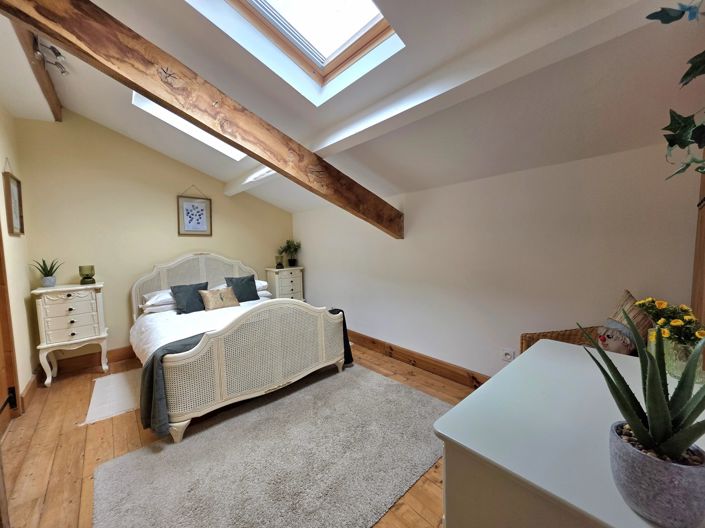 Image No.10-9 Bed House for sale