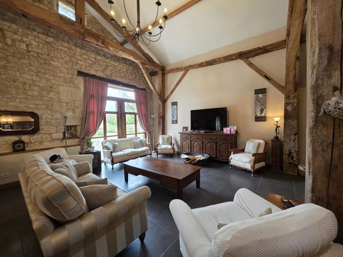 Image No.5-9 Bed House for sale