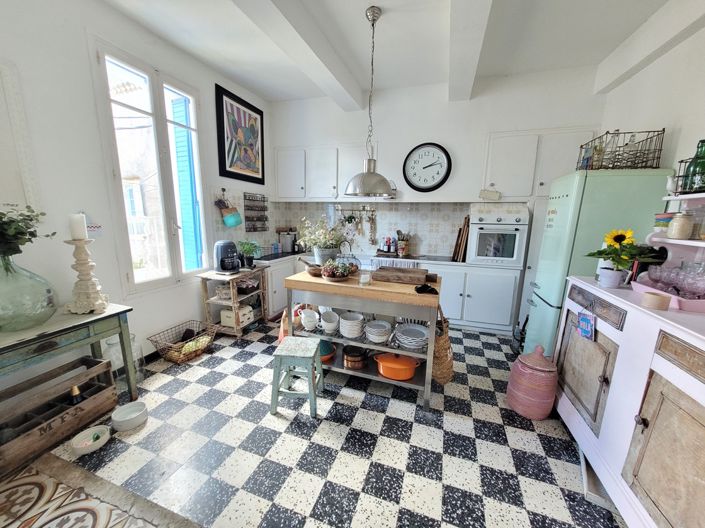 Image No.8-3 Bed House for sale