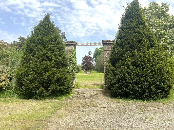 Image No.13-8 Bed Farmhouse for sale