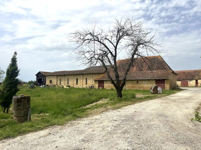 Image No.14-8 Bed Farmhouse for sale