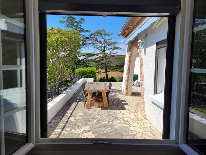 Image No.10-5 Bed House for sale