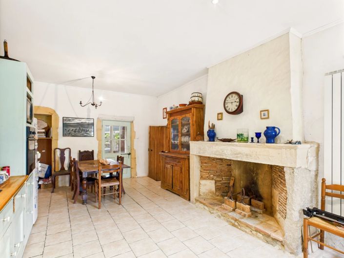 Image No.5-8 Bed House for sale