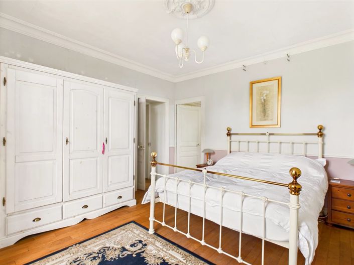 Image No.10-4 Bed House for sale