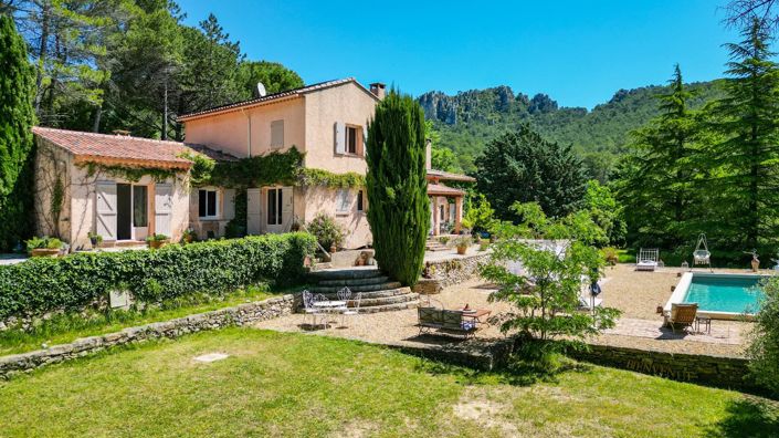 Image No.1-4 Bed House for sale