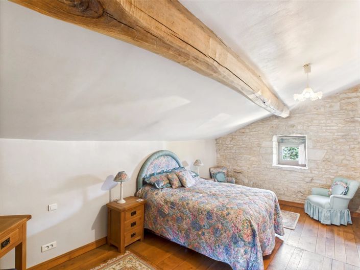 Image No.10-3 Bed House for sale